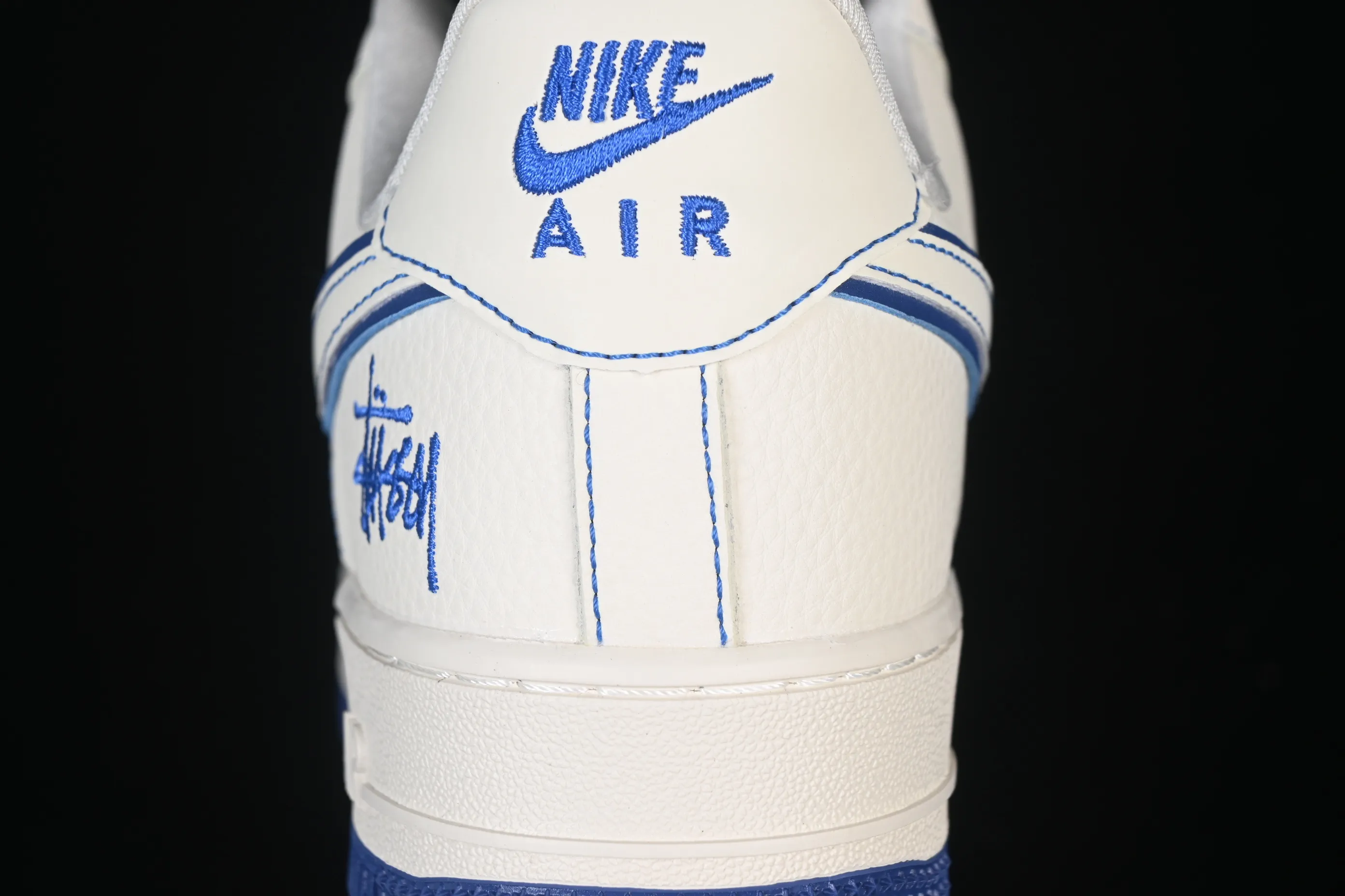 All categories Nk Air Force 1 Air Force series Nk Air Force 1 Low Air Force low-top Nike Air Force 1'07 Low White and black contrasting sapphire blue Air Force 1 low-top casual sneakers DN1688-811